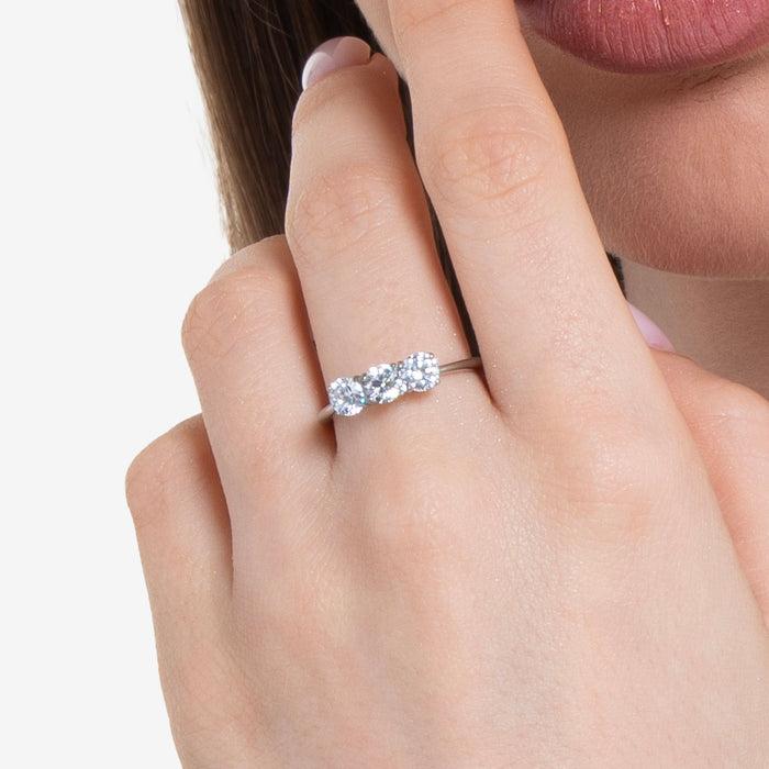 ANELLO DONNA IN ACCIAIO CON CRISTALLI BIANCHI - TAGLIA 18