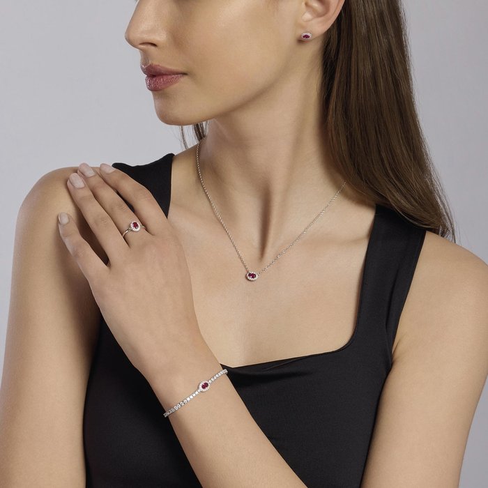 Girocollo in argento con rubino sintetico ovale COOL OR RÉTRO?