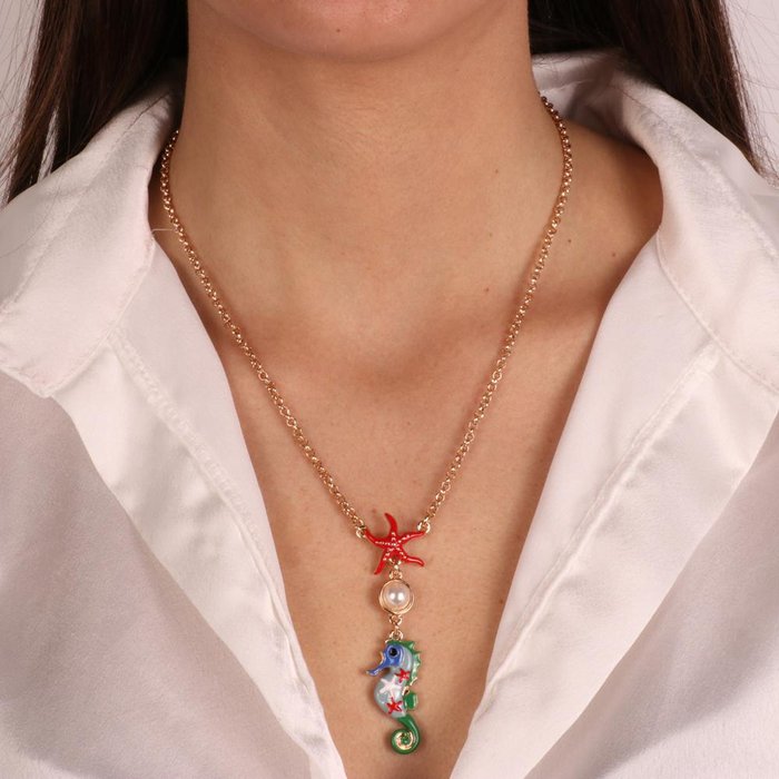 Collana in Metallo con cavalluccio marino e piccola perla