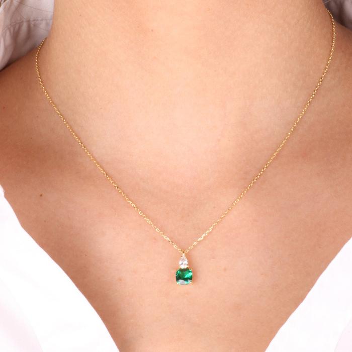 Collana in Argento 925 con pendente in zircone color verde smeraldo e dettaglio in zircone bianco