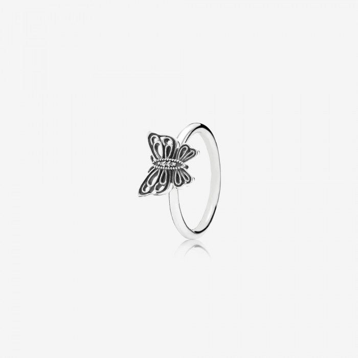 Anello in argento con farfalla